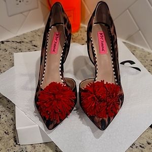 Betsey Johnson Women Pom pom Heels